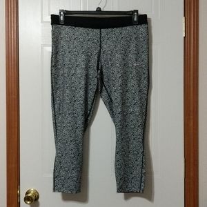 B/W Nike Dri-fit workout capris